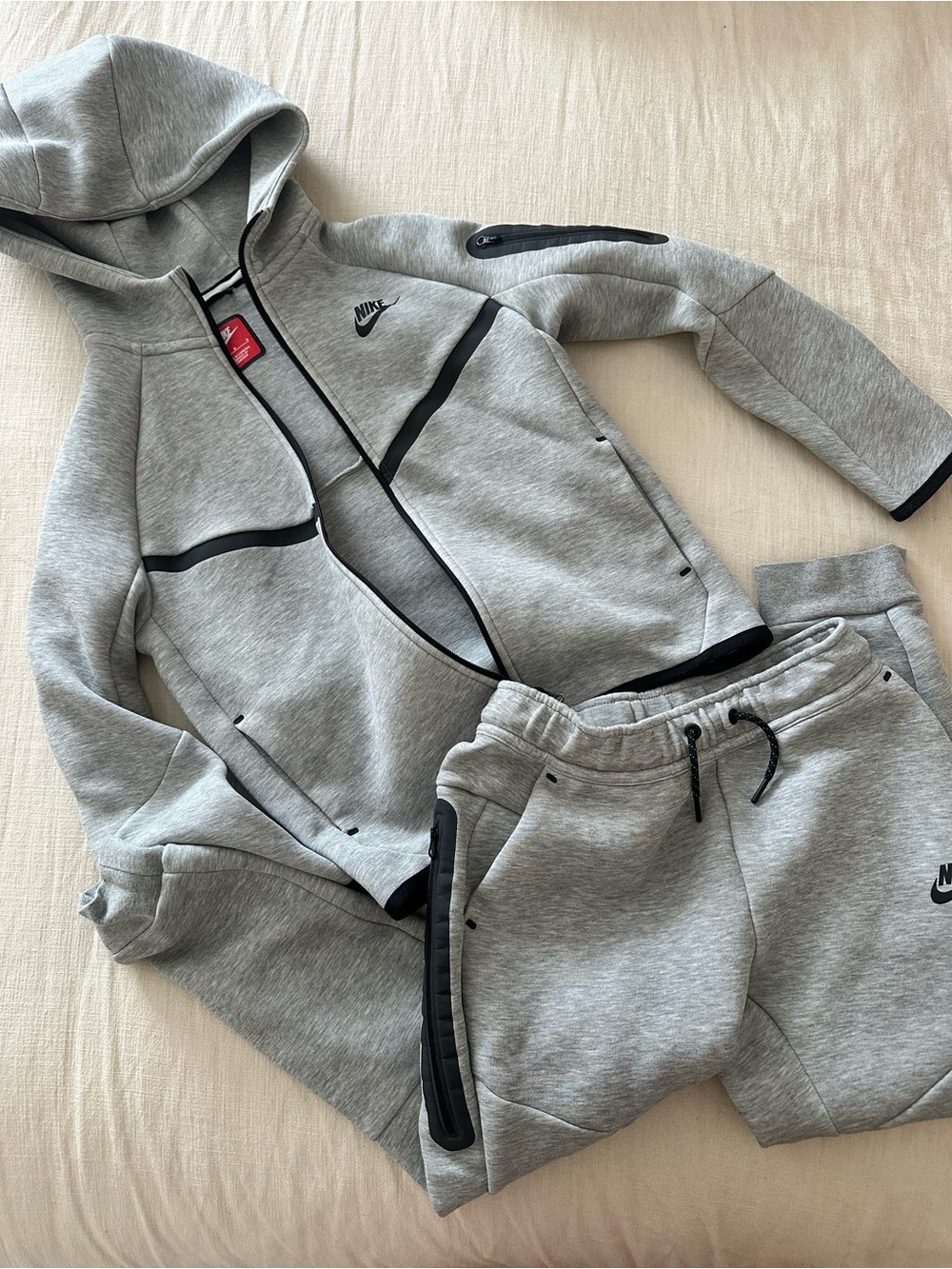 Nike Tech Fleece Full Zip Hoodie & Jogger Set